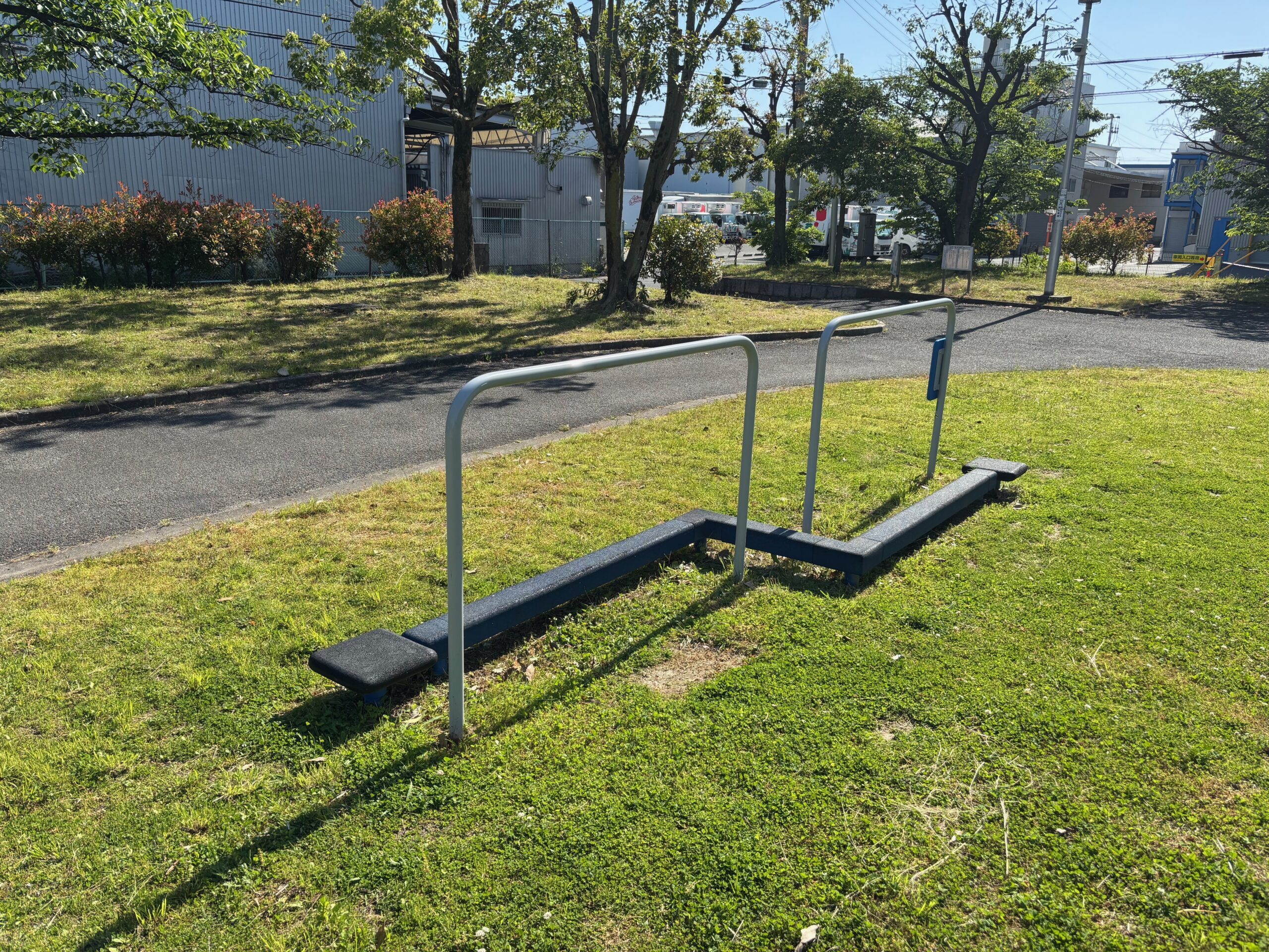 ぶらさがり器具（横棒）
