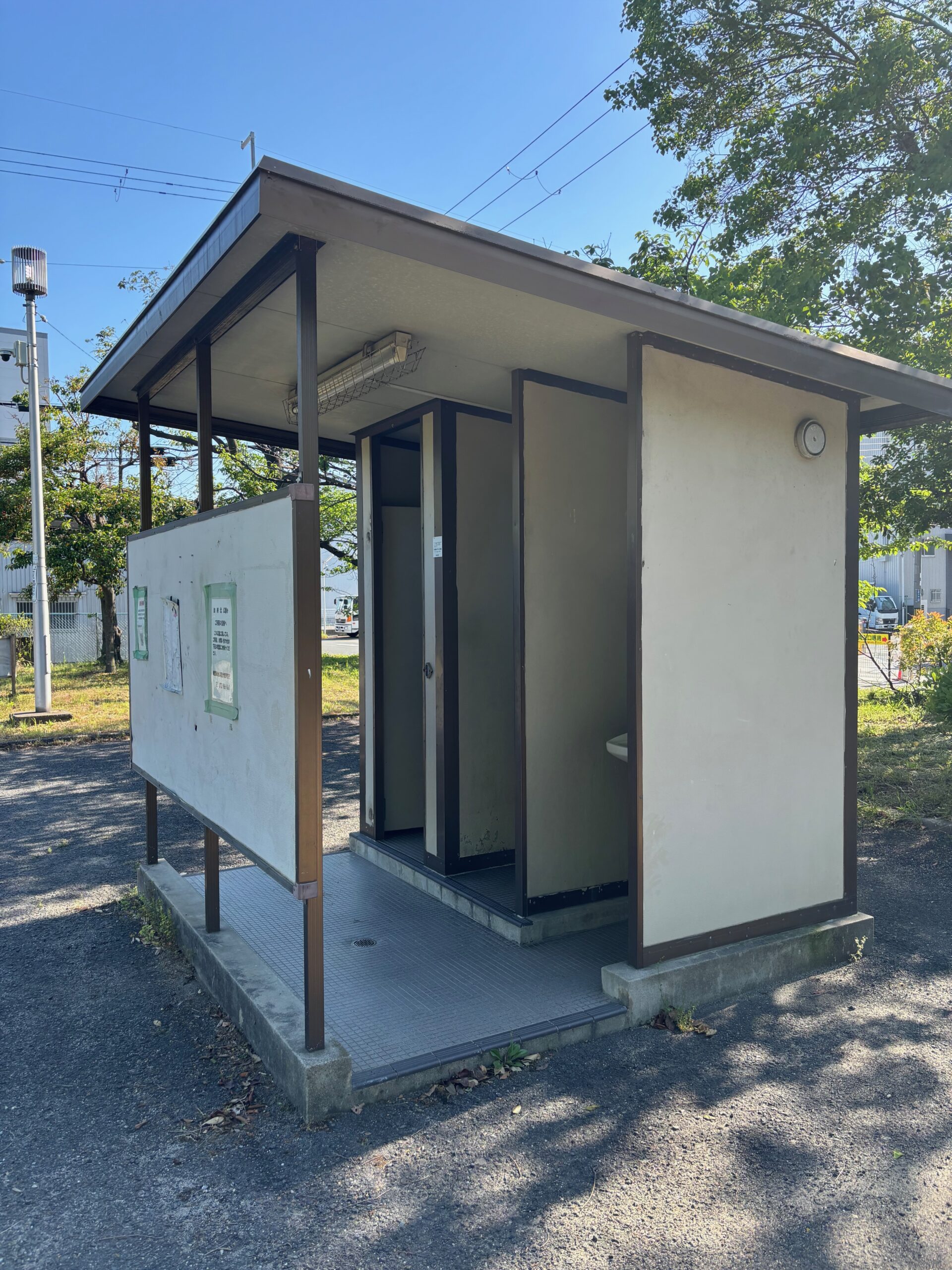 公園トイレ