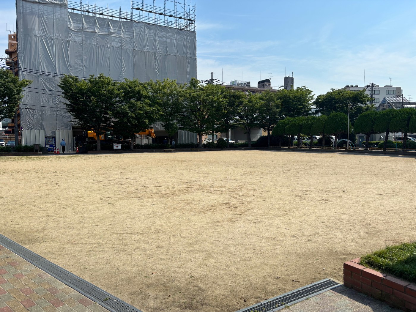 広い砂地グラウンド