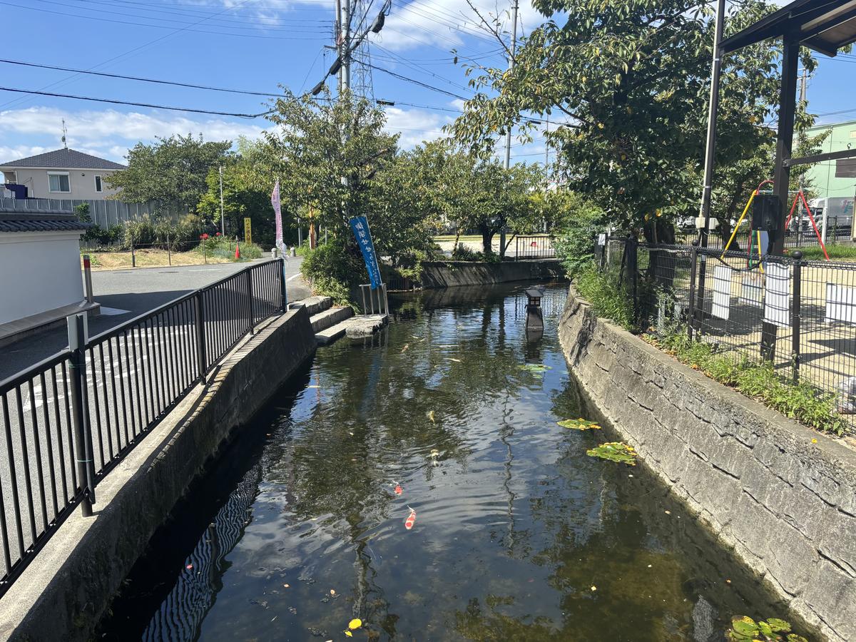 御領せせらぎ水路と遊歩道