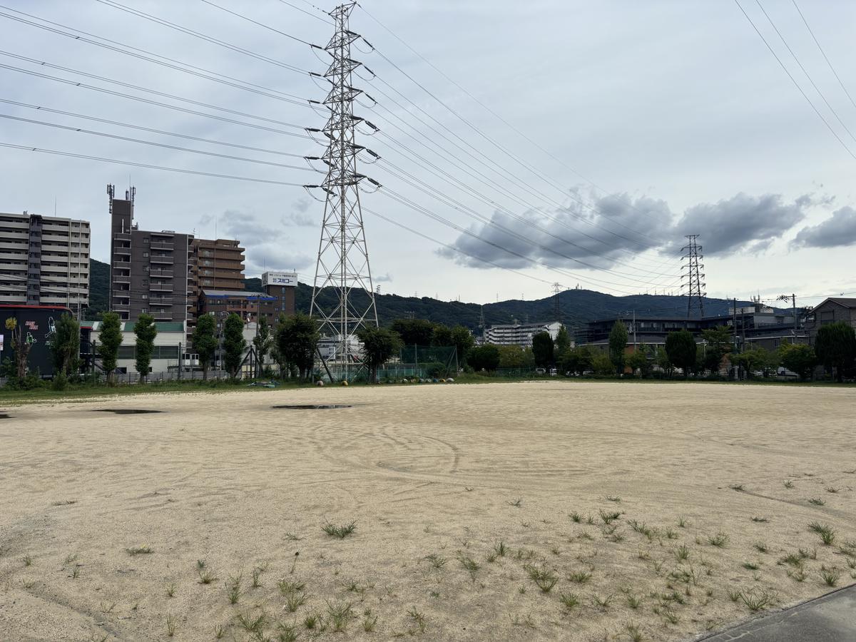 旧小学校のグラウンド
