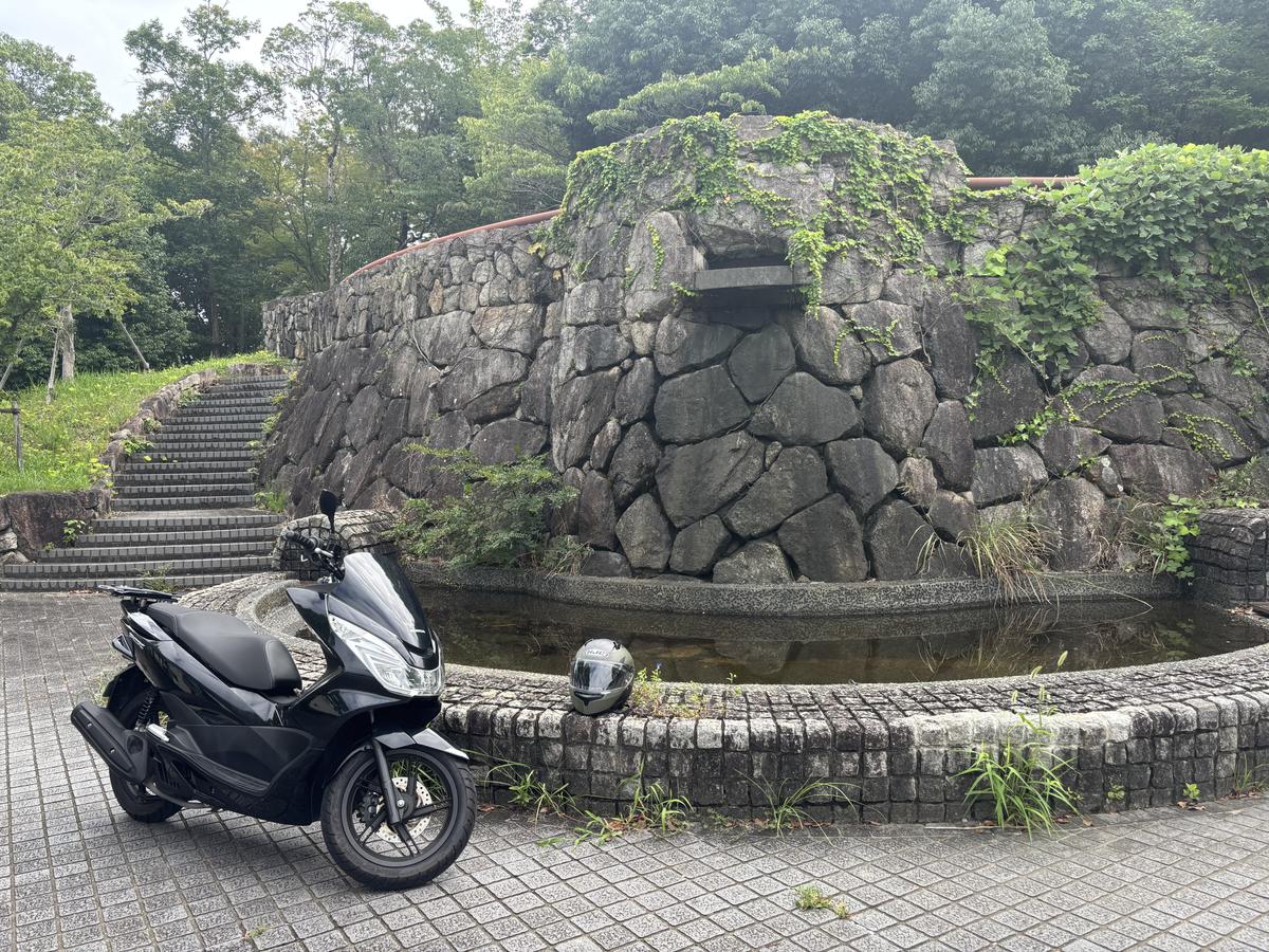 戎公園に停めたPCX125