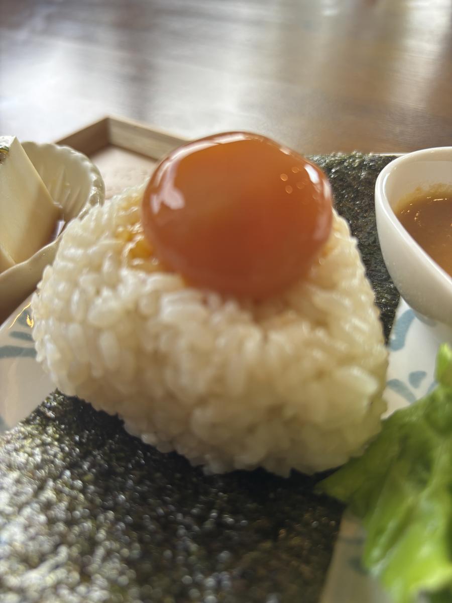卵黄のおにぎり