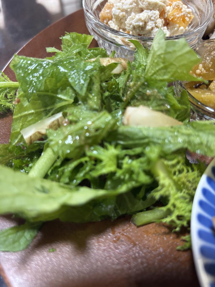 わさび菜とキクイモのサラダ